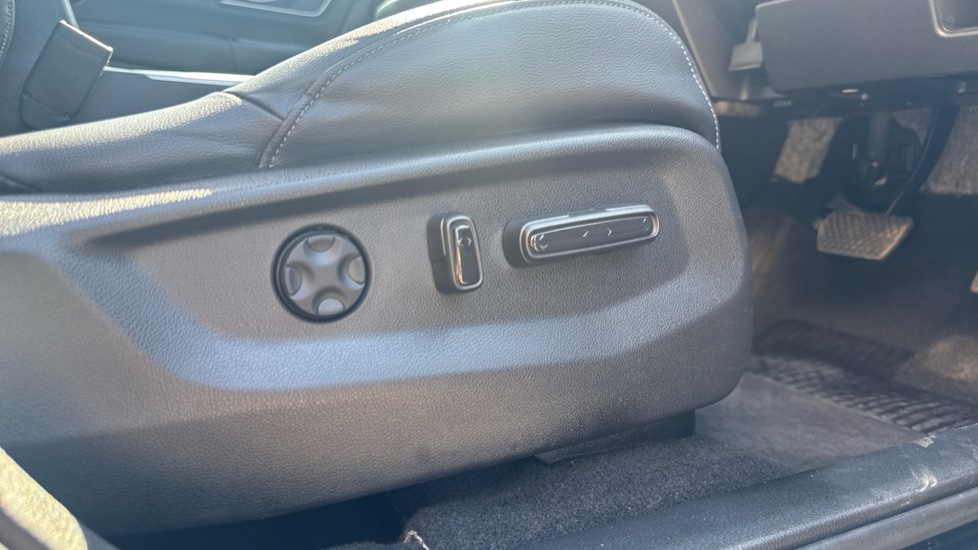 Honda CR-V 2.0 i-MMD Hybrid EX 5dr eCVT Hybrid Estate - Image 32