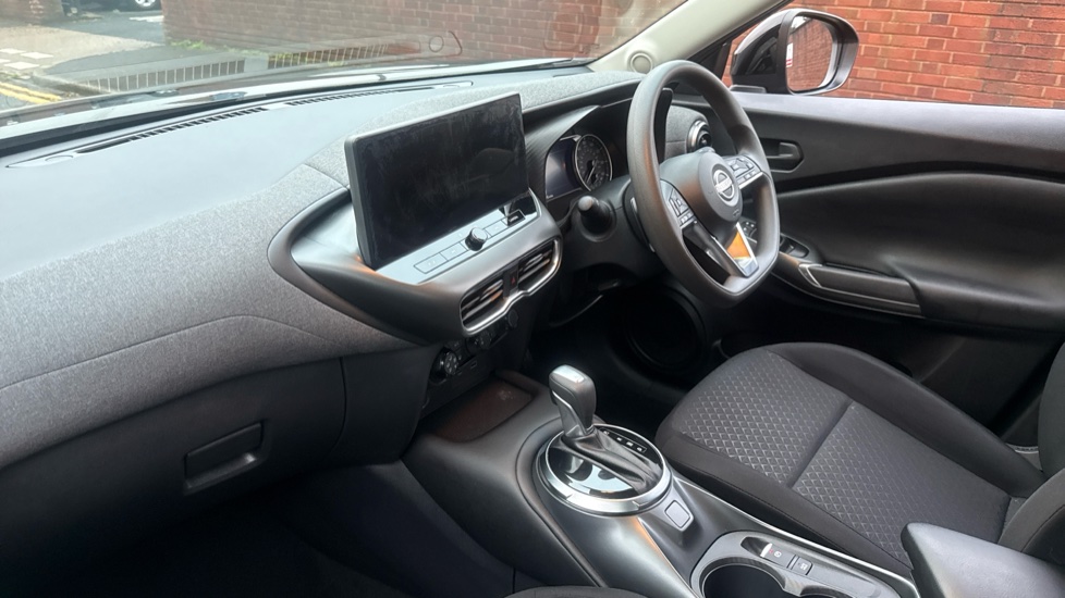 Nissan Juke 1.0 DiG-T Acenta Premium 5dr DCT Petrol Hatchback - Image 9