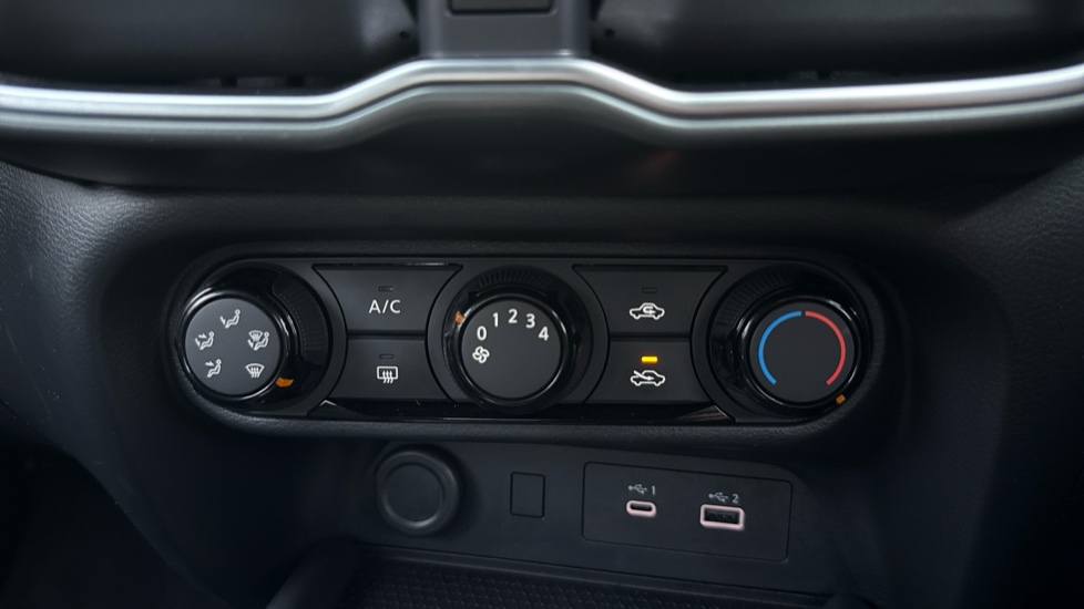 Nissan Juke 1.0 DiG-T Acenta Premium 5dr DCT Petrol Hatchback - Image 26