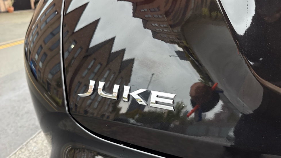 Nissan Juke 1.0 DiG-T Acenta Premium 5dr DCT Petrol Hatchback - Image 39