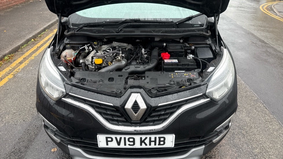 Renault Captur 1.3 TCE 130 S Edition 5dr Petrol Hatchback - Image 8