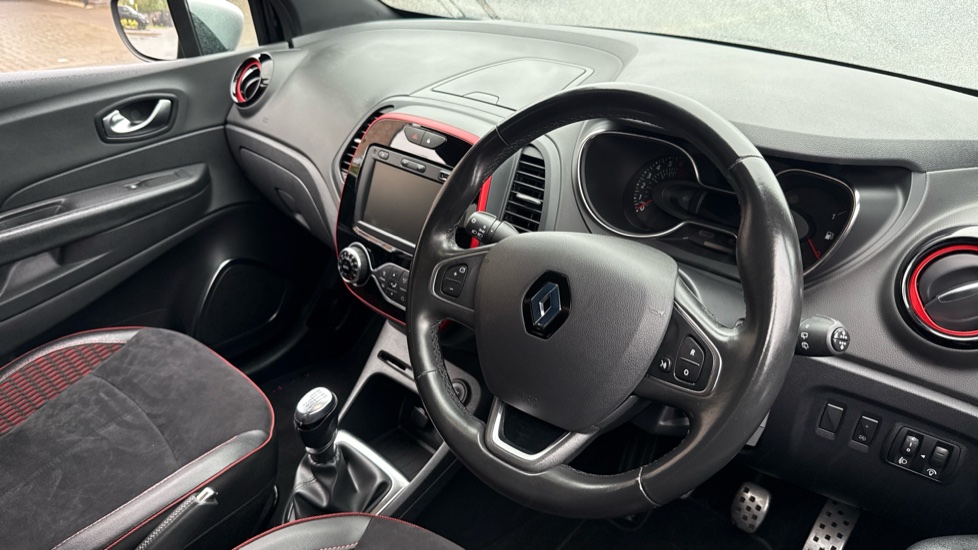 Renault Captur 1.3 TCE 130 S Edition 5dr Petrol Hatchback - Image 11