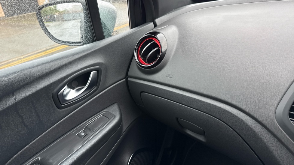 Renault Captur 1.3 TCE 130 S Edition 5dr Petrol Hatchback - Image 23