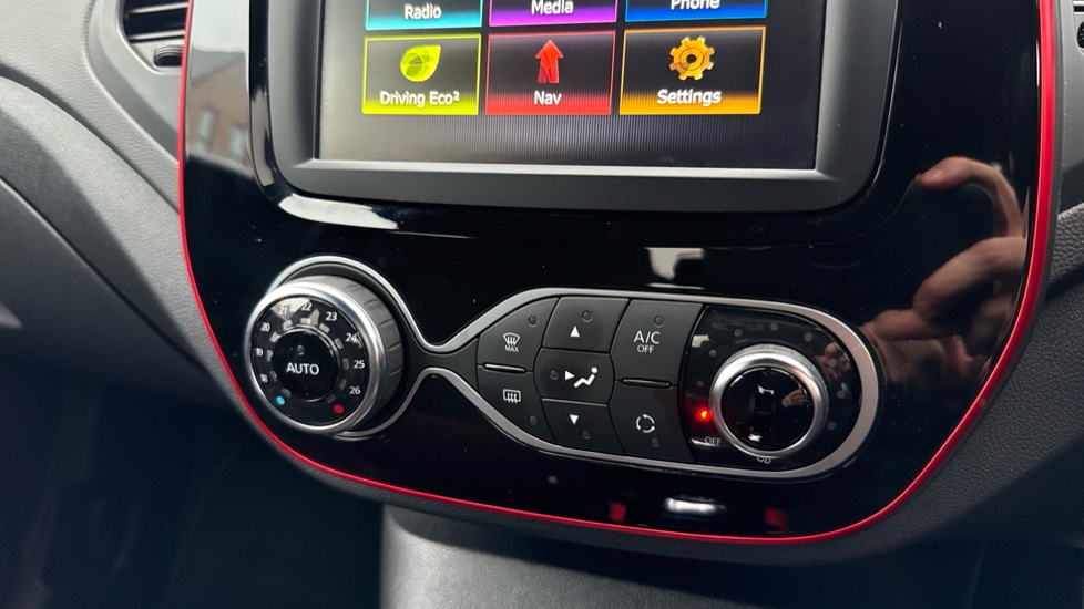 Renault Captur 1.3 TCE 130 S Edition 5dr Petrol Hatchback - Image 24