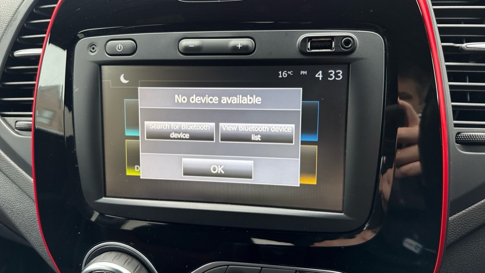 Renault Captur 1.3 TCE 130 S Edition 5dr Petrol Hatchback - Image 26