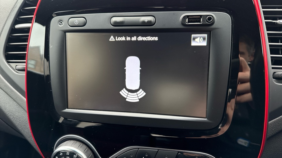 Renault Captur 1.3 TCE 130 S Edition 5dr Petrol Hatchback - Image 27