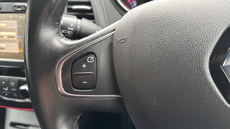 Renault Captur 1.3 TCE 130 S Edition 5dr Petrol Hatchback - Image 28