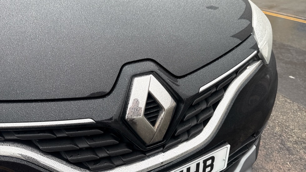 Renault Captur 1.3 TCE 130 S Edition 5dr Petrol Hatchback - Image 35