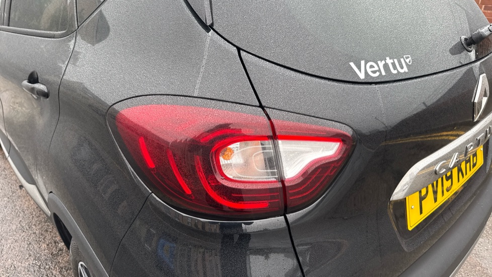 Renault Captur 1.3 TCE 130 S Edition 5dr Petrol Hatchback - Image 39