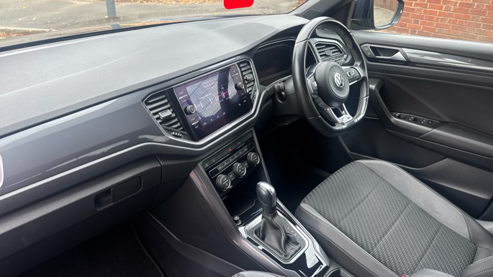 Volkswagen T-Roc 1.5 TSI EVO R-Line 5dr DSG Petrol Hatchback - Image 9