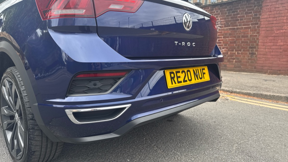 Volkswagen T-Roc 1.5 TSI EVO R-Line 5dr DSG Petrol Hatchback - Image 33