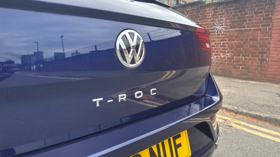 Volkswagen T-Roc 1.5 TSI EVO R-Line 5dr DSG Petrol Hatchback - Image 34