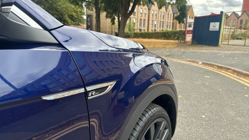 Volkswagen T-Roc 1.5 TSI EVO R-Line 5dr DSG Petrol Hatchback - Image 36