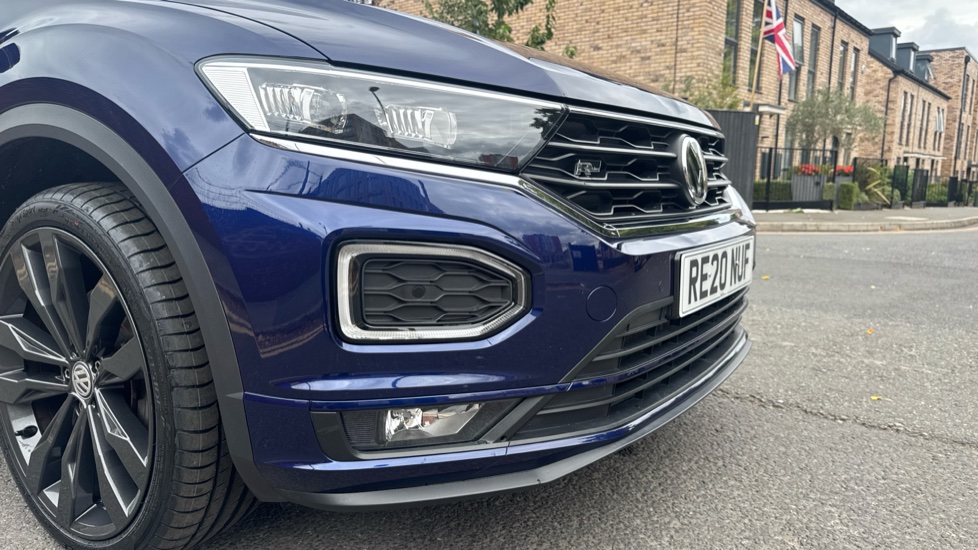 Volkswagen T-Roc 1.5 TSI EVO R-Line 5dr DSG Petrol Hatchback - Image 38