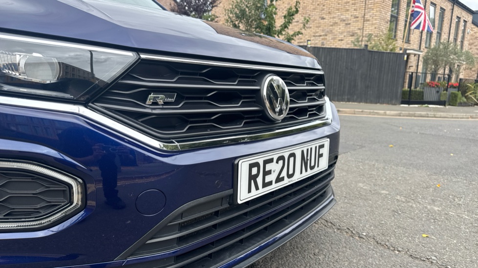 Volkswagen T-Roc 1.5 TSI EVO R-Line 5dr DSG Petrol Hatchback - Image 39