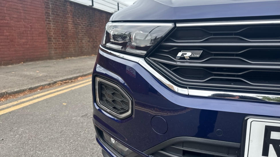 Volkswagen T-Roc 1.5 TSI EVO R-Line 5dr DSG Petrol Hatchback - Image 40