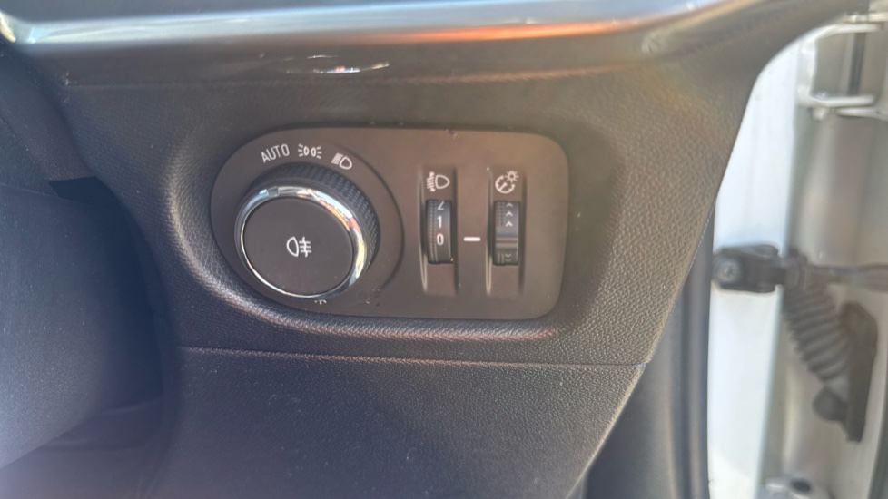 Vauxhall Mokka 1.2 Turbo 100 SE 5dr Petrol Hatchback - Image 23