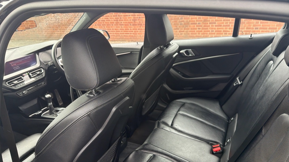 BMW 1 Series 118i M Sport 5dr Petrol Hatchback - Image 16