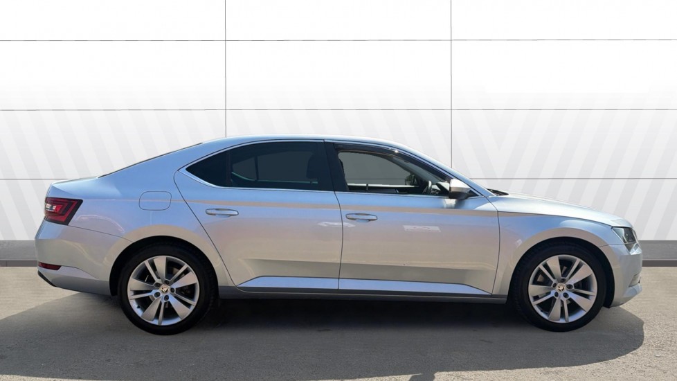 Skoda Superb 1.4 TSI 150 SE L Executive 5dr DSG Petrol Hatchback - Image 5