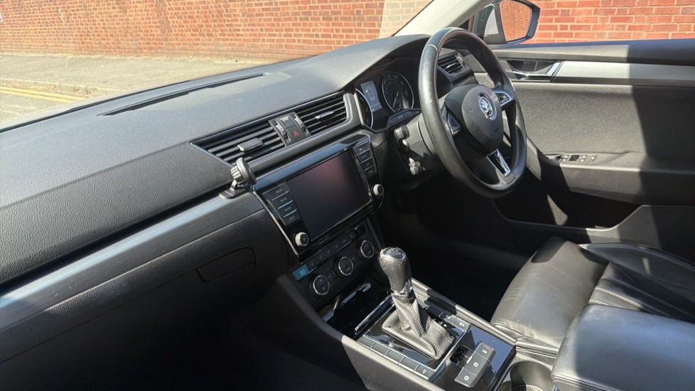 Skoda Superb 1.4 TSI 150 SE L Executive 5dr DSG Petrol Hatchback - Image 9