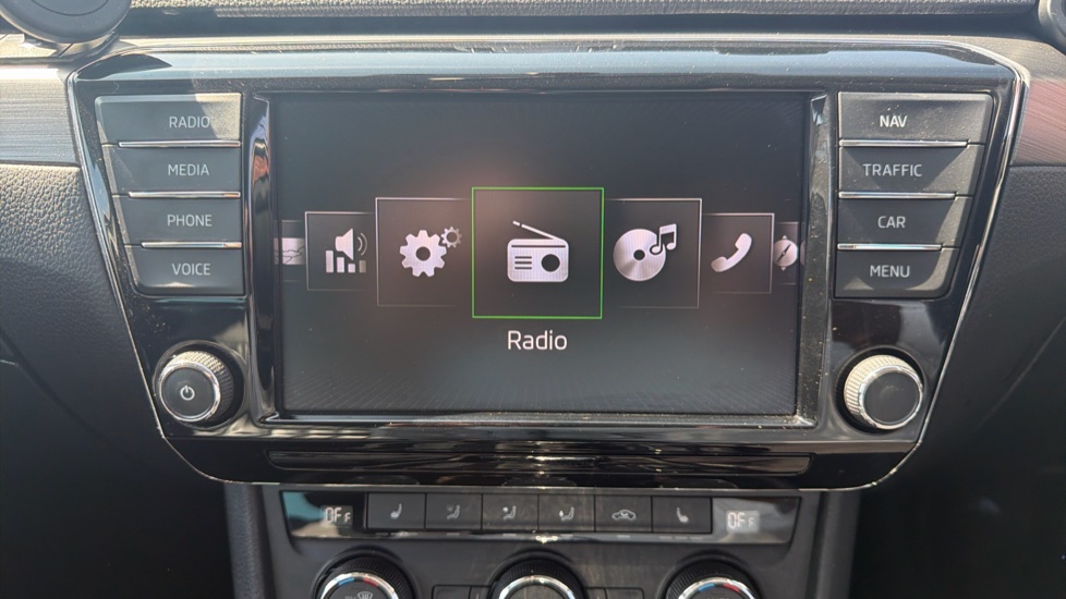 Skoda Superb 1.4 TSI 150 SE L Executive 5dr DSG Petrol Hatchback - Image 26