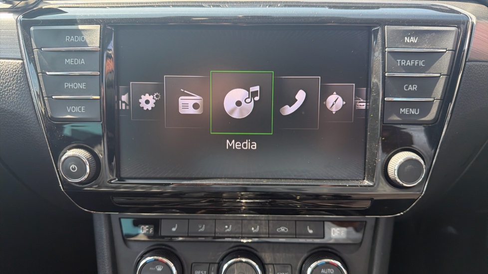 Skoda Superb 1.4 TSI 150 SE L Executive 5dr DSG Petrol Hatchback - Image 27