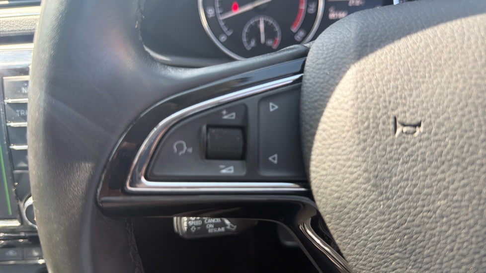 Skoda Superb 1.4 TSI 150 SE L Executive 5dr DSG Petrol Hatchback - Image 35