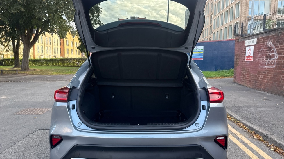 Kia Xceed 1.0T GDi ISG 3 5dr Petrol Hatchback - Image 4