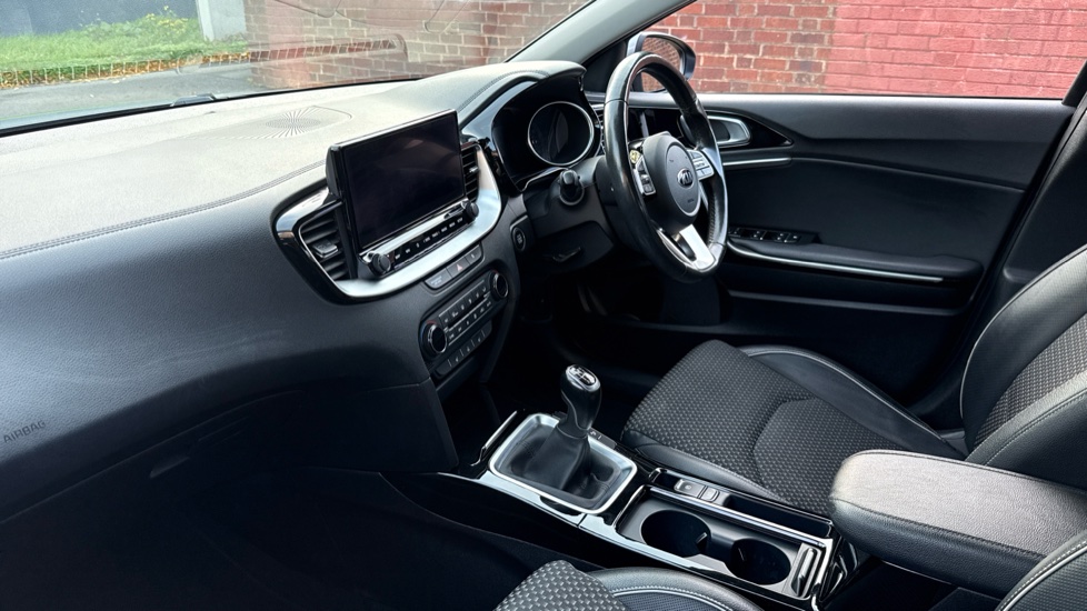 Kia Xceed 1.0T GDi ISG 3 5dr Petrol Hatchback - Image 9