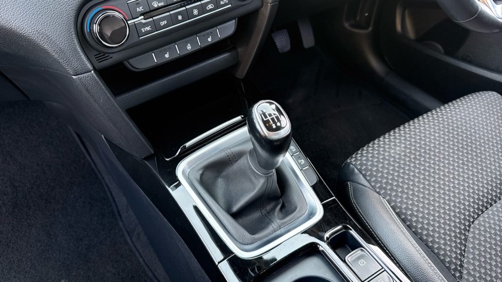 Kia Xceed 1.0T GDi ISG 3 5dr Petrol Hatchback - Image 13