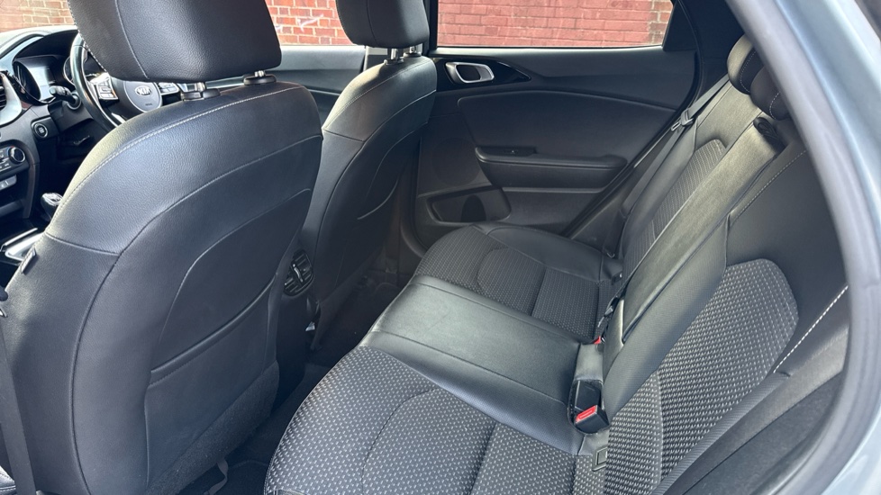 Kia Xceed 1.0T GDi ISG 3 5dr Petrol Hatchback - Image 16