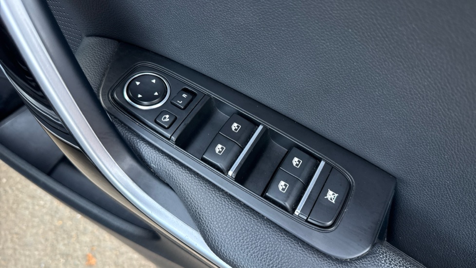 Kia Xceed 1.0T GDi ISG 3 5dr Petrol Hatchback - Image 17