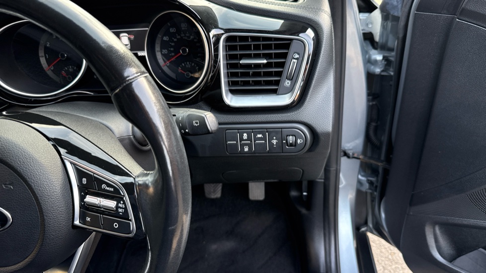 Kia Xceed 1.0T GDi ISG 3 5dr Petrol Hatchback - Image 35