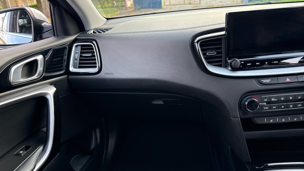 Kia Xceed 1.0T GDi ISG 3 5dr Petrol Hatchback - Image 37