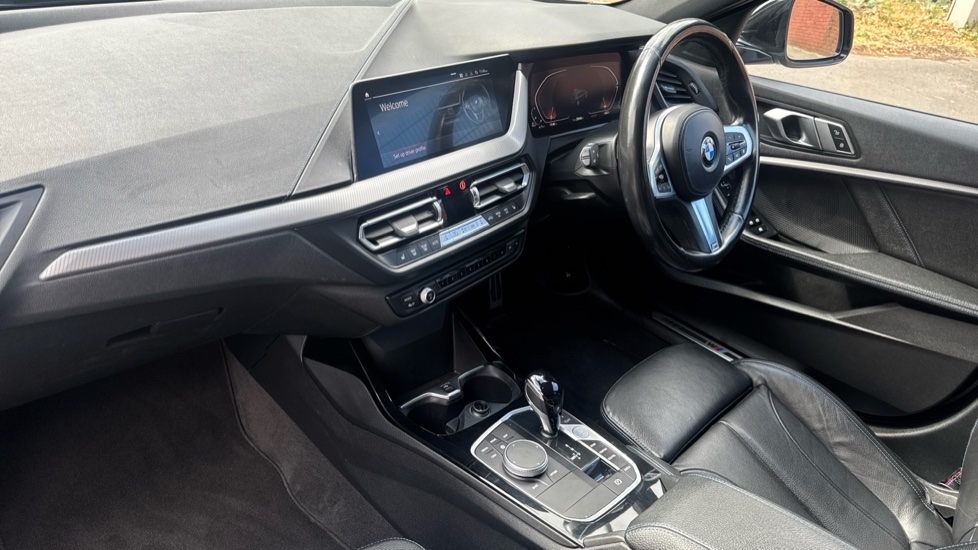 BMW 1 Series 118d M Sport 5dr Step Auto [Live Cockpit Pro] Diesel Hatchback - Image 9