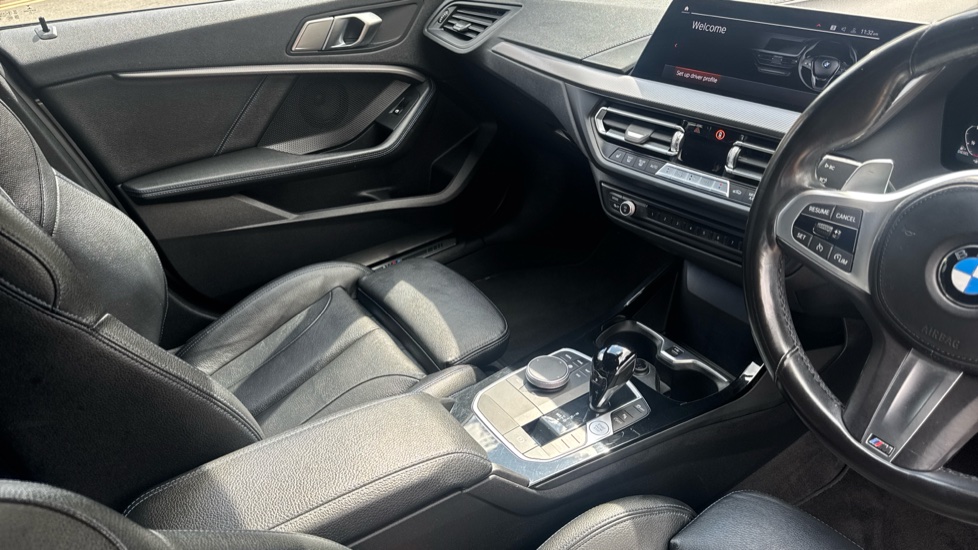 BMW 1 Series 118d M Sport 5dr Step Auto [Live Cockpit Pro] Diesel Hatchback - Image 14