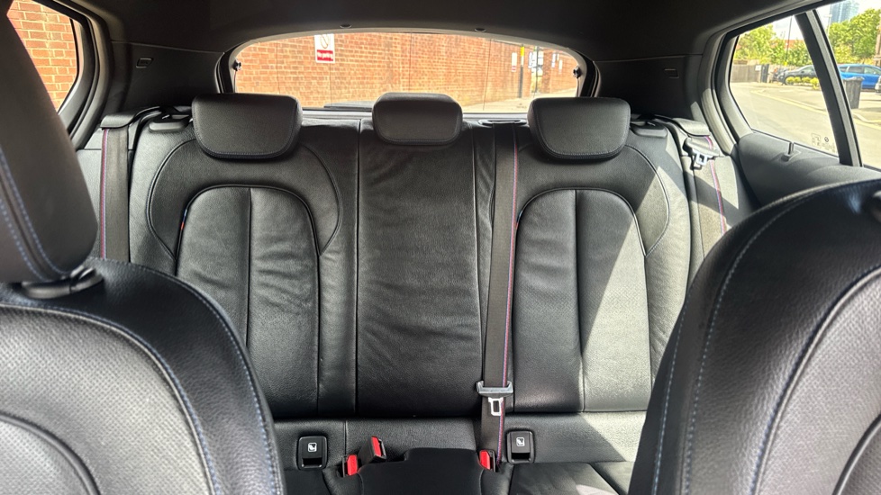 BMW 1 Series 118d M Sport 5dr Step Auto [Live Cockpit Pro] Diesel Hatchback - Image 15