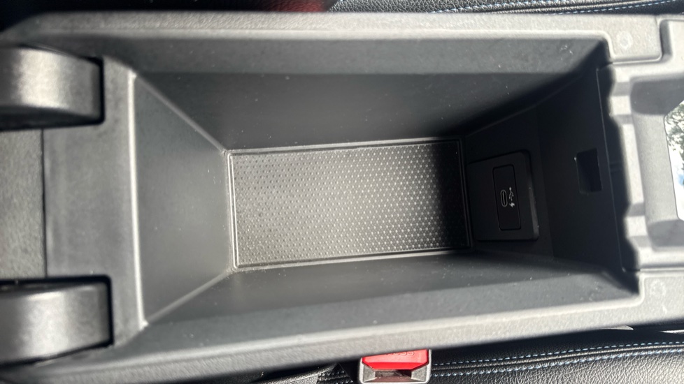 BMW 1 Series 118d M Sport 5dr Step Auto [Live Cockpit Pro] Diesel Hatchback - Image 29