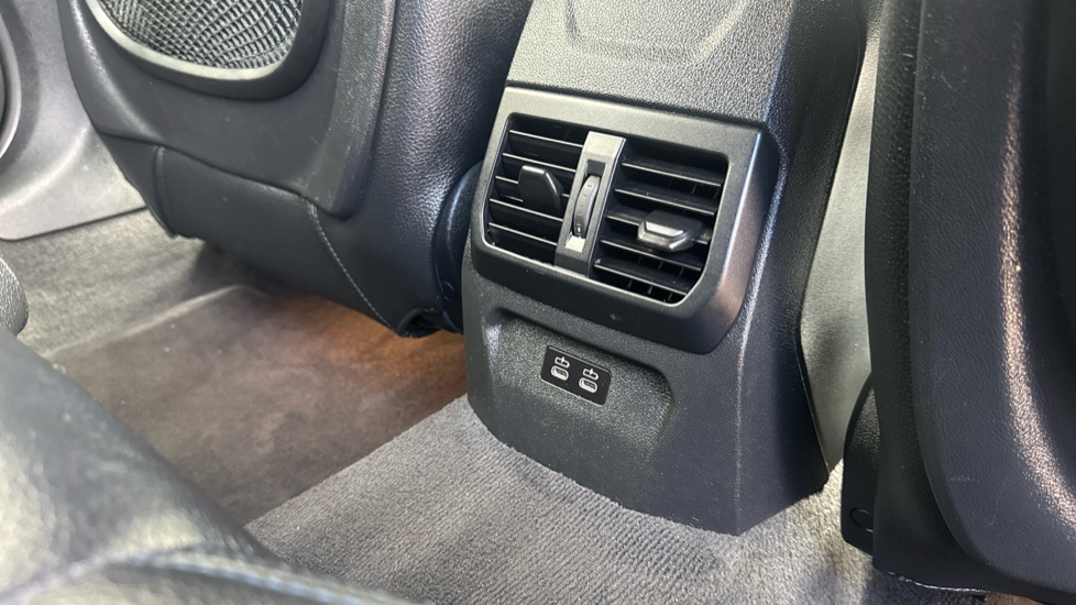 BMW 1 Series 118d M Sport 5dr Step Auto [Live Cockpit Pro] Diesel Hatchback - Image 31