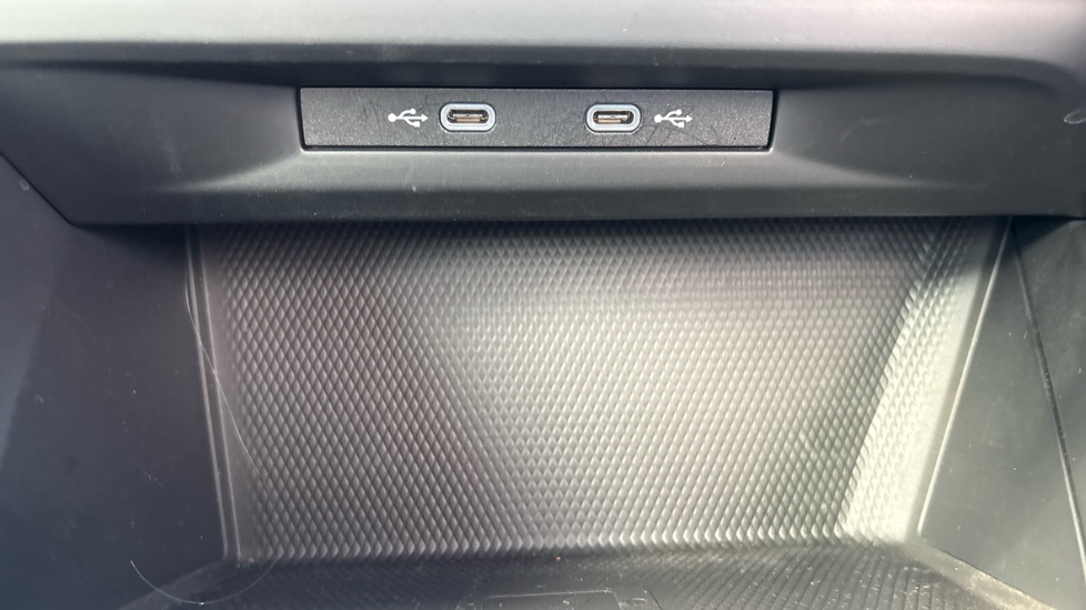 Volkswagen Golf 1.5 TSI Life 5dr Petrol Hatchback - Image 29