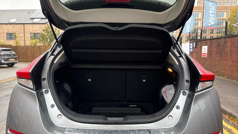 Nissan LEAF 160kW e+ Tekna 59kWh 5dr Auto Electric Hatchback - Image 4