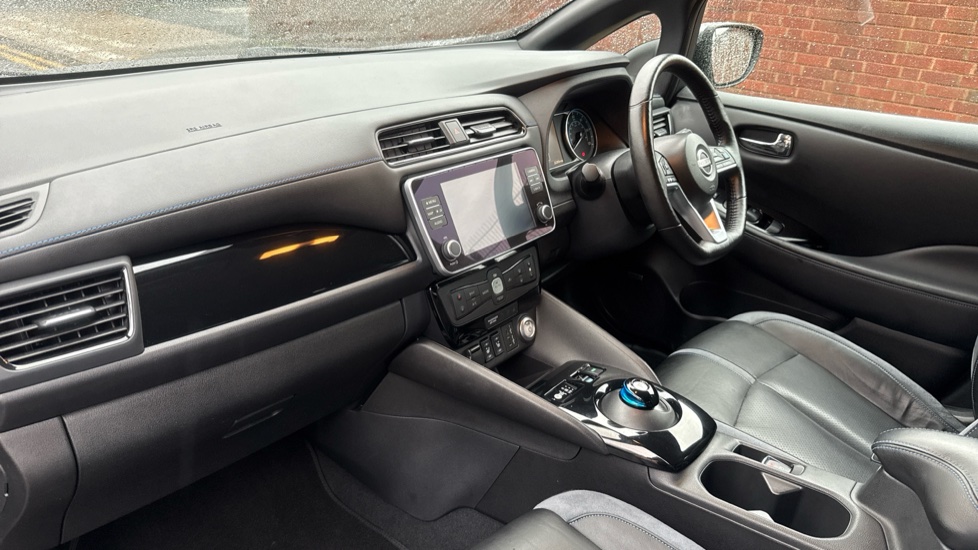 Nissan LEAF 160kW e+ Tekna 59kWh 5dr Auto Electric Hatchback - Image 9