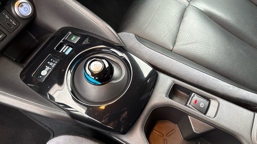 Nissan LEAF 160kW e+ Tekna 59kWh 5dr Auto Electric Hatchback - Image 13