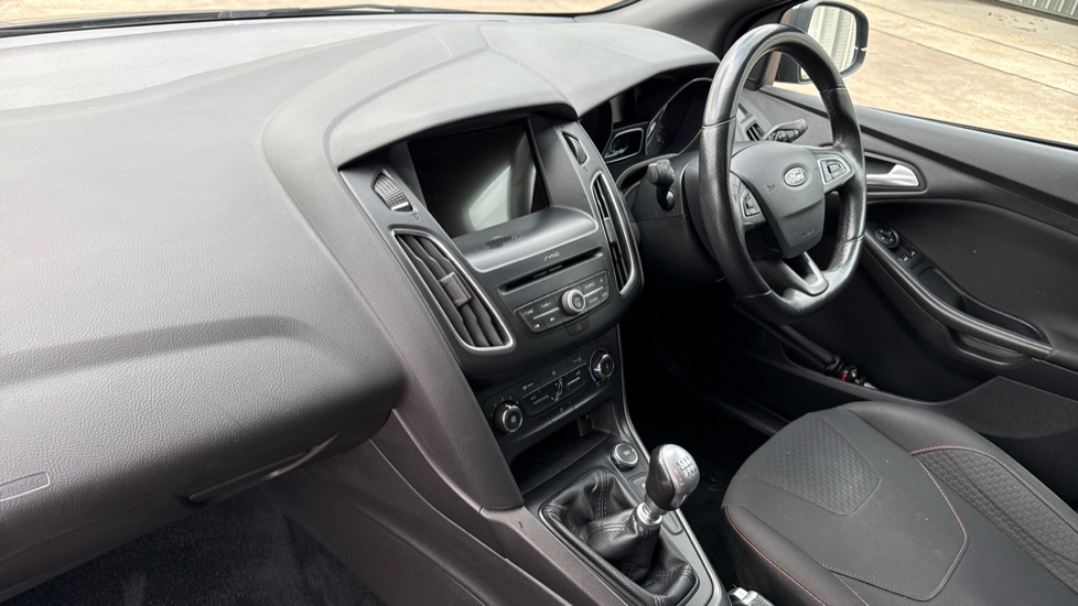Ford Focus 1.5 EcoBoost ST-Line 5dr Petrol Hatchback - Image 9