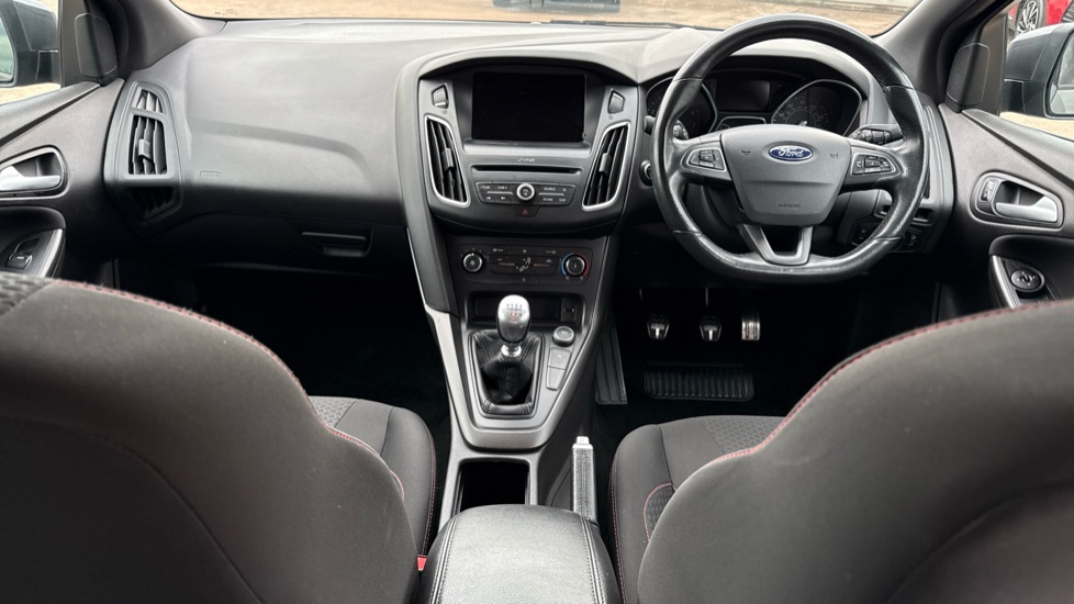 Ford Focus 1.5 EcoBoost ST-Line 5dr Petrol Hatchback - Image 10