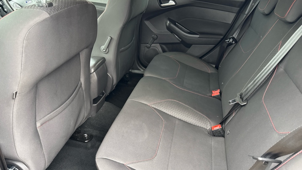 Ford Focus 1.5 EcoBoost ST-Line 5dr Petrol Hatchback - Image 16