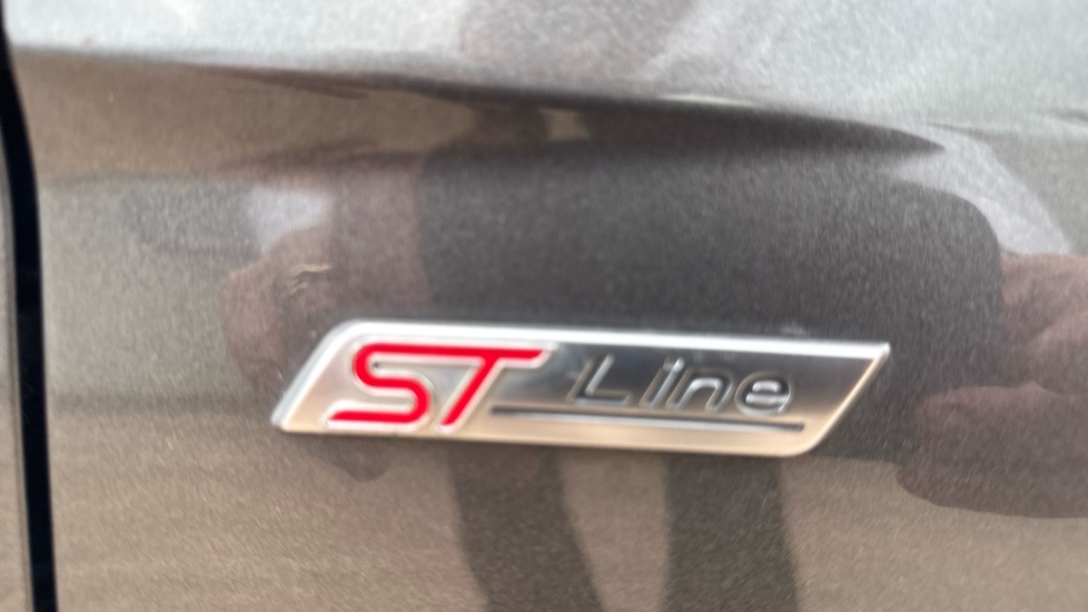 Ford Focus 1.5 EcoBoost ST-Line 5dr Petrol Hatchback - Image 21