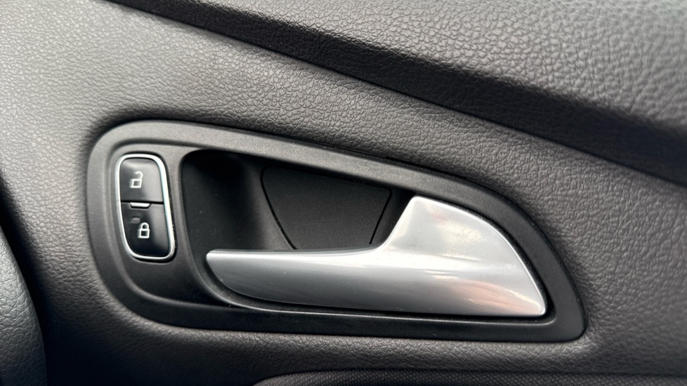 Ford Focus 1.5 EcoBoost ST-Line 5dr Petrol Hatchback - Image 22