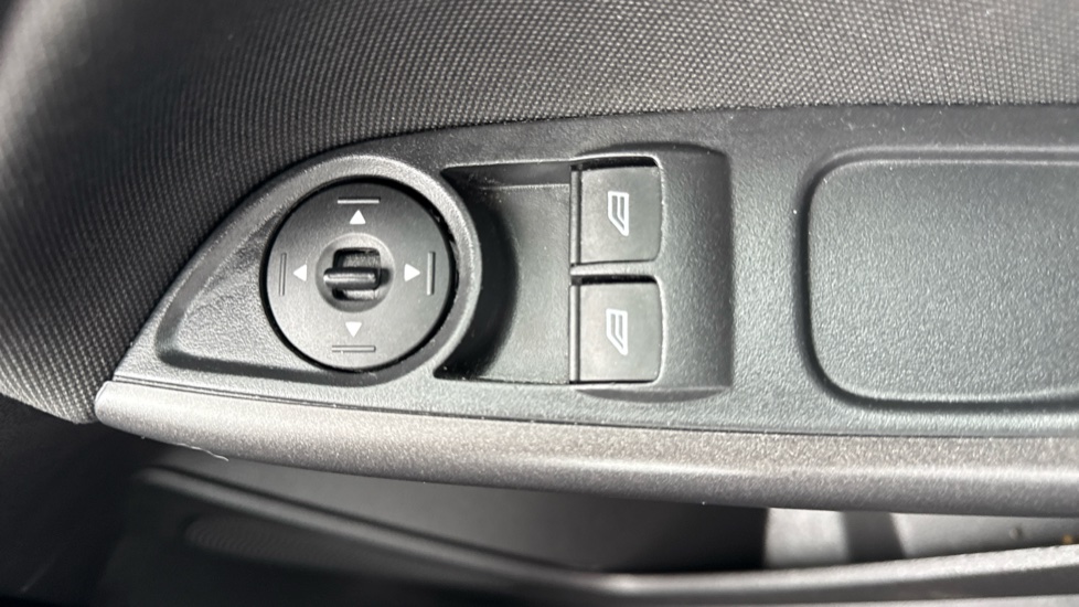 Ford Focus 1.5 EcoBoost ST-Line 5dr Petrol Hatchback - Image 23