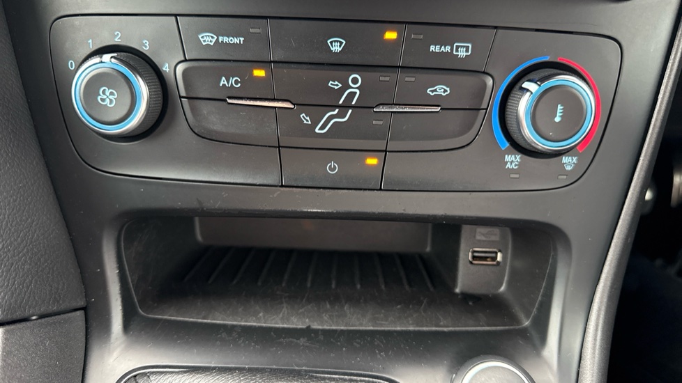 Ford Focus 1.5 EcoBoost ST-Line 5dr Petrol Hatchback - Image 33